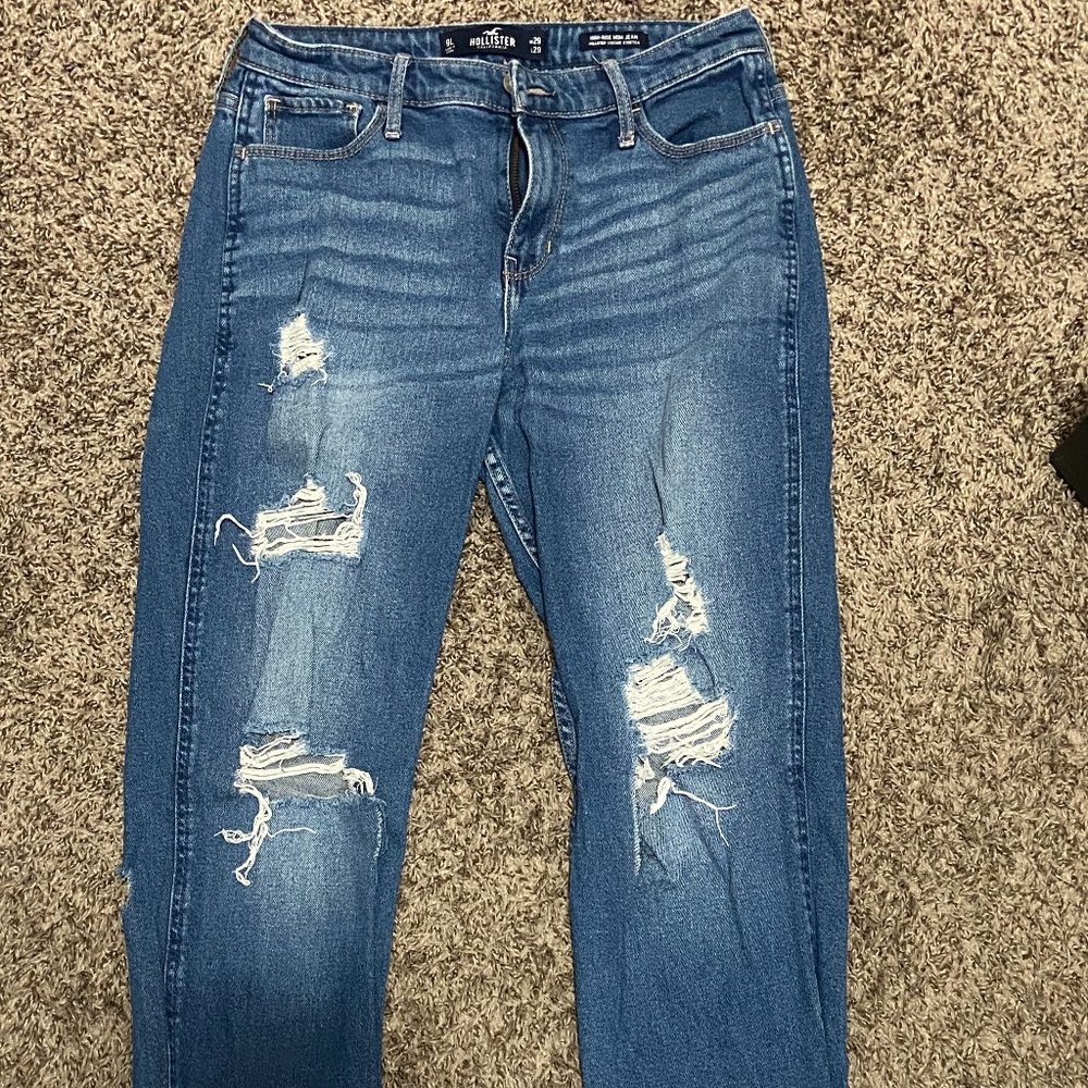 Hollister mom jeans!